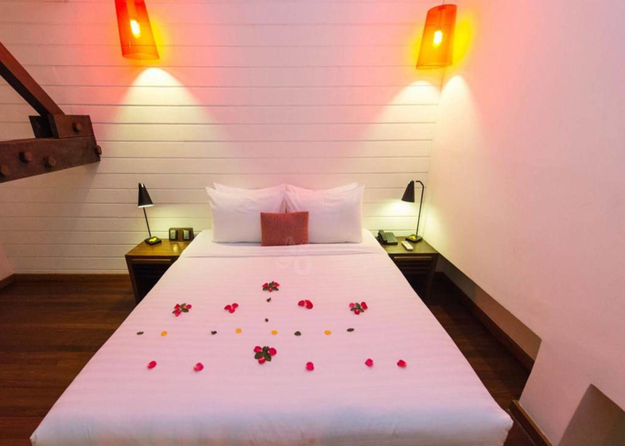 The Loft Hotel Downtown יאנגון מראה חיצוני תמונה